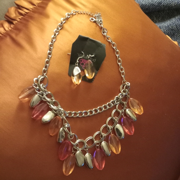 Necklace & Earring Set - Picture 5 of 6